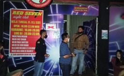 Mokong Buka Tempat Dugem, Satpol PP Surabaya Segel Red Seven