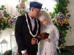 Ponari Dukun Cilik Asal Jombang Menikah, Inginnya Punya Dua Anak. Cie... Ciee..!