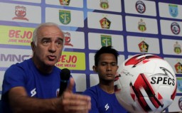 Pelatih Mario Gomez Mundur Dari Arema FC