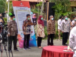 Duel Dua Paslon Cawali Surabaya Memanas, KPU Berharap Kampanye Tetap Damai