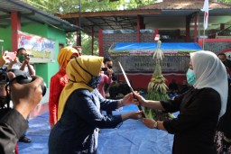 Kirab Pusaka Ki Andong Sari Diikuti Bupati Bojonegoro