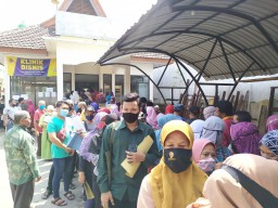 Berebut Bantuan Rp 2,4 Juta, Pengusaha Kecil Mojokerto Langgar Protokol Kesehatan