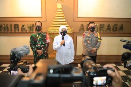 Khofifah Minta Paslon di Pilkada Juga Kampanyekan Protokol Covid-19