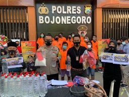 Pernah Dipenjara 6 Bulan, Pengusaha Arak Bojonegoro Tak Kapok