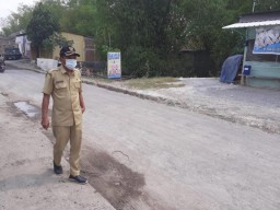 Wabup Bojonegoro Jalan Kaki, Pelototi Pembangunan Jalan Poros