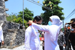 Penegak Protkes Sampai Desa-desa, Forkopimda Jatim Blusukan Keliling