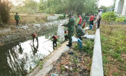 Sambut Musim Hujan, Tim Gabungan di Bojonegoro Bersih-bersih Sungai Cegah Banjir