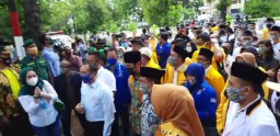 Pasangan Ana-De Anwar dan Lindra-Riyadi Bareng Daftarkan di KPU Tuban