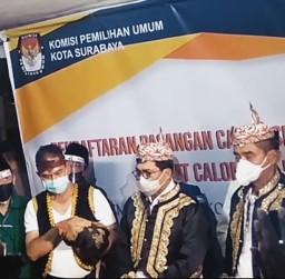 Machfud-Mujiaman Kenakan Pakaian Sawunggaling, Adipati Pertama yang Babat Alas Surabaya