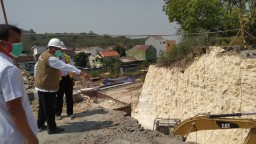 Bupati Sambari Minta Pengerjaan Underpas Dr Wahidin Selesai Tepat Waktu