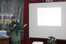 Kelana Aprilianto - Dwi Astutik Siapkan Lulusan Lembaga Pendidikan Ma’arif Berkarakter Aswaja