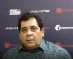 Carlos Pelatih Anyar Arema Tiba, Langsung Pimpin Latihan