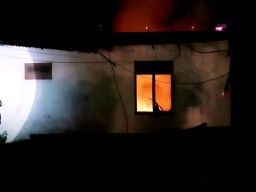 Asyik ke Tukang Pijat, Pulang Tahu-tahu Rumahnya Ludes Dilalap Api