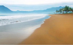 Nelayan Trenggalek Hilang Tersapu Ombak Pantai Blado