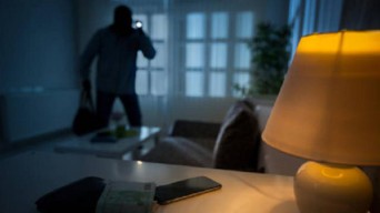 Maling Handphone di Perumahan, Pulangnya Dibawa ke Rumah Sakit