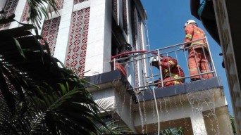 Kamar Marbot Masjid di Rungkut Surabaya Tiba-tiba Terbakar