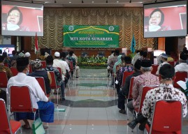 Buka Musda MUI Surabaya, Risma Harap Ulama Bebaskan Anak-anak dari Kerusakan Moral