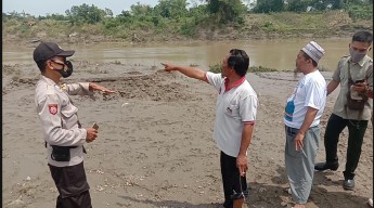 Dicari Dua Hari, Pria Tak Jelas yang Tenggelam di Bengawan Solo Belum Ketemu