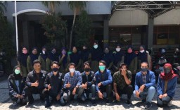 Kelompok 27 KKN Tematik ITS Kenalkan Fitur KAHOOT Pada Guru dan Siswa di Gresik