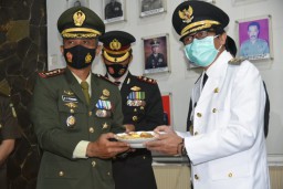 Plt Bupati Jember Peringati HUT TNI Ke-75 Secara Virtual