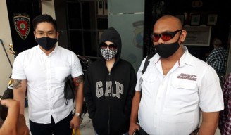 Intip Model Cantik Ganti Baju Pakai SPy Cam, Pemilik Salon Foto Dipolisikan