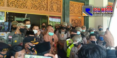 Tak Miliki Uang Sewa Ambulan, Warga Bangkalan Bawa Pulang Jenasah Bayinya dengan Sepeda Motor