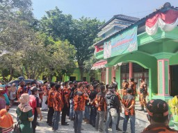 Dugaan Pemotongan Bantuan AUTP, Warga Geruduk Dinas Pertanian Bojonegoro