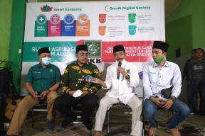 Qosim-Alif Siapkan 10 Kartu Bagi Warga Gresik
