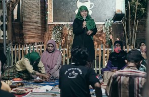 Cangkrukan Pos Guyup Rukun Satukan Langkah Untuk Kemenangan Kelana Aprilianto - Dwi Astutik