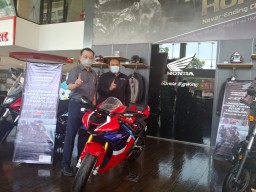 Honda CBR1000RR Fireblade Ini Satu-satunya di Indonesia Milik Warga Surabaya