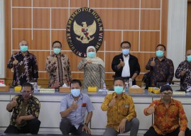 Gubernur Jatim Naikkan UMP Rp 100 Ribu, Buruh Apresiasi Khofifah