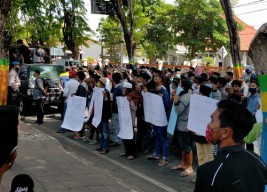 Ratusan Petani Demo Uang Rp 8 Miliar dalam Tabungan Dihabiskan Pegawai BRI
