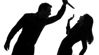 Dicurigai Selingkuh, Leher Istri di Bangkalan Ditebas Suami Hingga Luka Serius