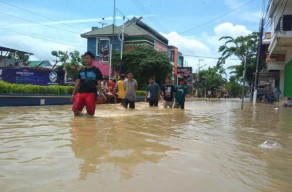 Banjir Sampang Tak Cepat Teratasi, Ini Temuan Wagub Emil di Lapangan
