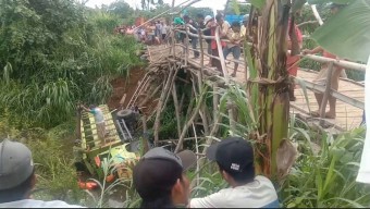 Ada Truk Nyemplung Kali, Sopir Ingin Untung Malah Buntung