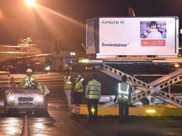 Vaksin Sinovac Tiba di Indonesia, Khofifah Siapkan 2.404 Vaksinator di Jatim