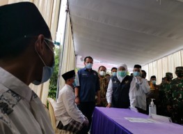 Gubernur Khofifah Cek Kesiapan Prokes di TPS, Ketua KPU Jatim : 48.607 TPS di Jatim Siap Gelar Coblosan