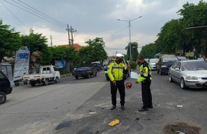 Ibu Muda di Sidoarjo Tewas Terlindas Truk di Jalan Raya Depan Kantor Polisi