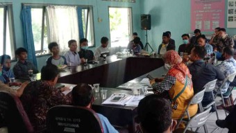 Paguyuban Pemuda Bangkalan Demo Kelangkaan Pupuk Bersubsidi