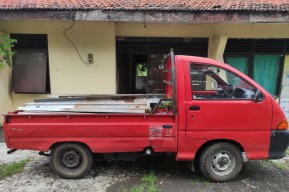 Preteli Besi Jembatan Tol Gempol-Pasuruan, Warga Pasuruan ini Disergap Warga