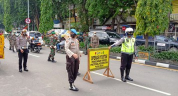Hari Pertama PPKM, Update Pasien Positif di Gresik Tambah 25 Orang dan Sembuh 7 Orang