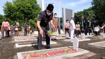Kenang Jasa Para Pendahulu, Forkopimda Sidoarjo Keliling ke Makam Para Mantan Bupati