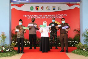Sukseskan Program Vaksinasi, 11 Tokoh Bojonegoro Ikuti Vaksin Tahap Pertama