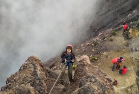 Status Gunung Raung Waspada, Para Pendaki Langsung Diminta Turun