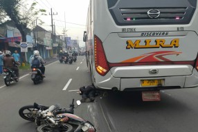 Dilindas Bus Mira, Pengendara Motor di Sidoarjo Kepalanya Pecah