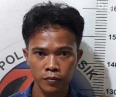 Surono Diciduk saat Temui Pasiennya di Warkop Legundi