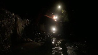 Kawasan Wisata Payung Kota Batu Longsor, Akses Jalan Sempat Tertutup