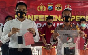Usai Beraksi yang Ke-13 Kalinya, Penjambret Ini Ndlosor Di Hadapan Polisi