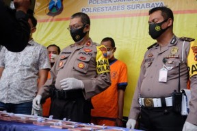 Edarkan Uang Palsu di Sentra PKL Karah, Tiga Komplotan Ini Diringkus Polisi