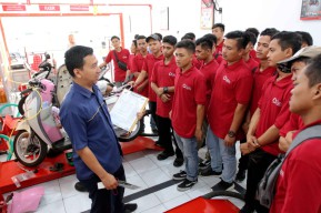 Alumni SMK TBSM Honda Ini Kini Sukses Jadi Pengusaha Bengkel